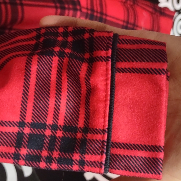 Brand new with tags 3T pajamas set - Picture 7 of 7